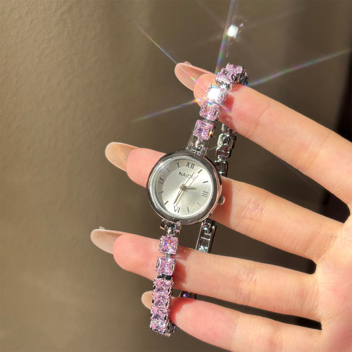 Новые модные женские часы-брас – обзор и цена Luxury Watch Levels